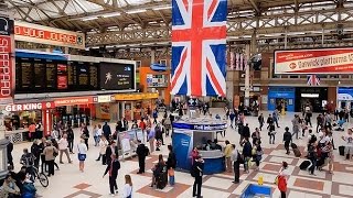 A Walk Through The London Victoria Station London England [upl. by Fahy]